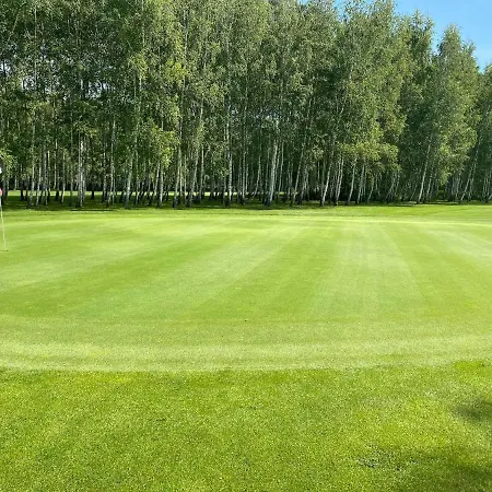 Golf 招待所